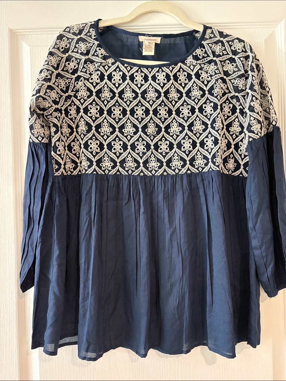 Sundance NWOT Beautifully Embroidered Peasant Top - Navy- Fall Transition Piece!